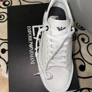 New in box Armani men’s sz 5 running shoes sneakers